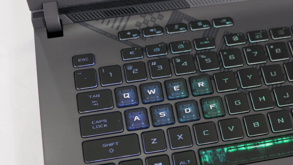 El teclado también incluye teclas específicas para juegos