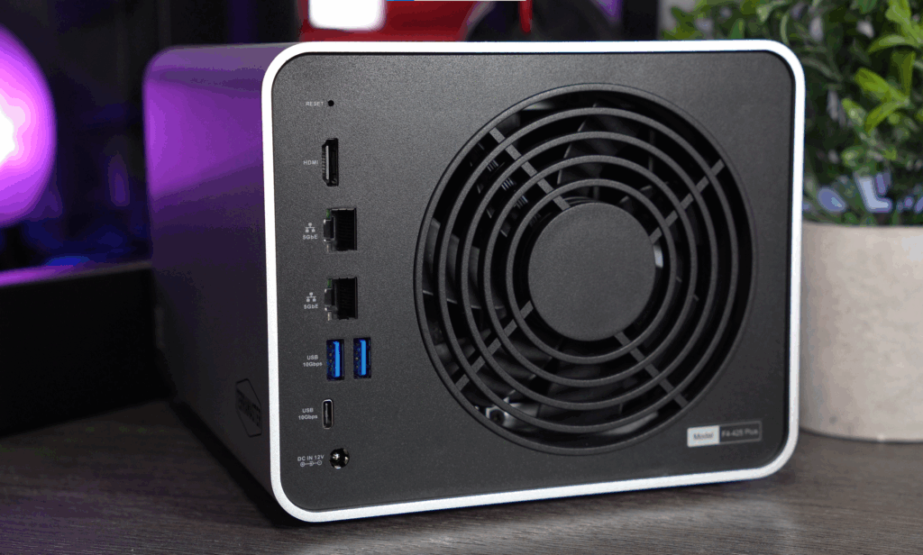 Terramaster F4-425 Plus puertos