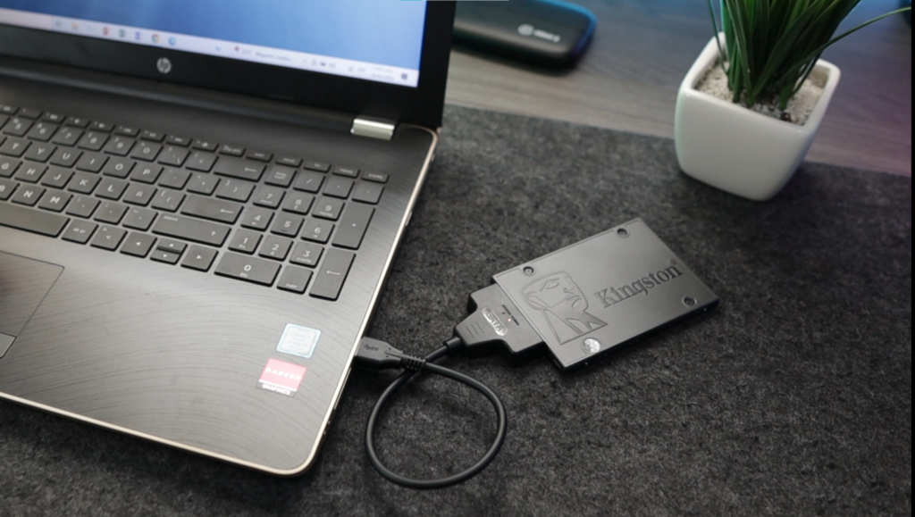 Utilizar un SSD SATA externo